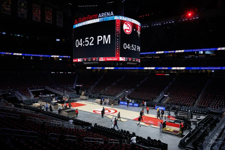 WNBA Game 6 sells out despite time change